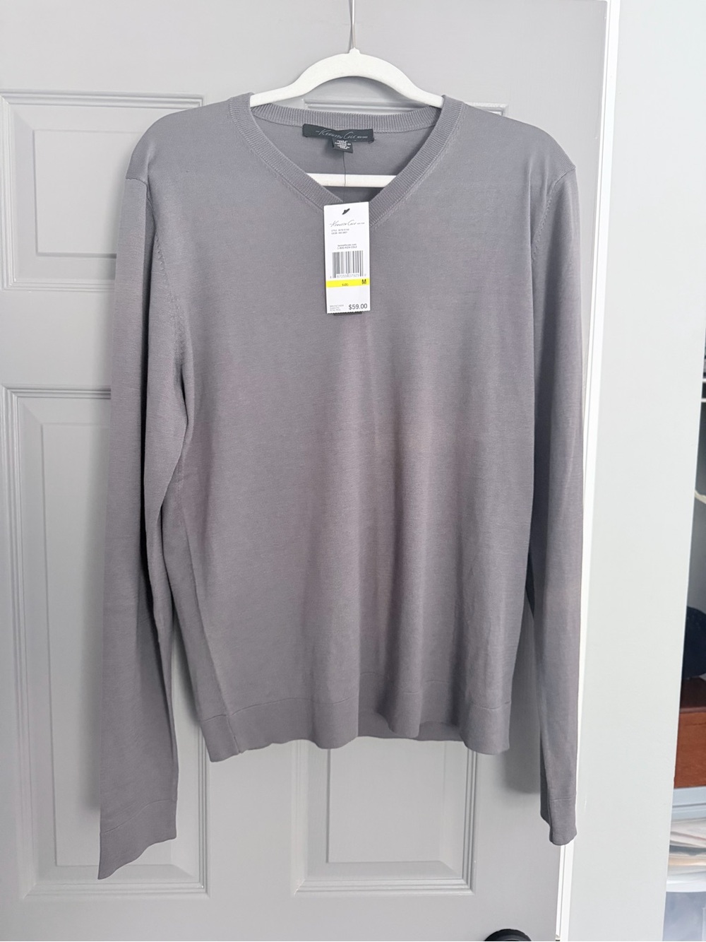 NWT’s Kenneth Cole Classic Men's V-Neck Sweater, Gray, Size Medium